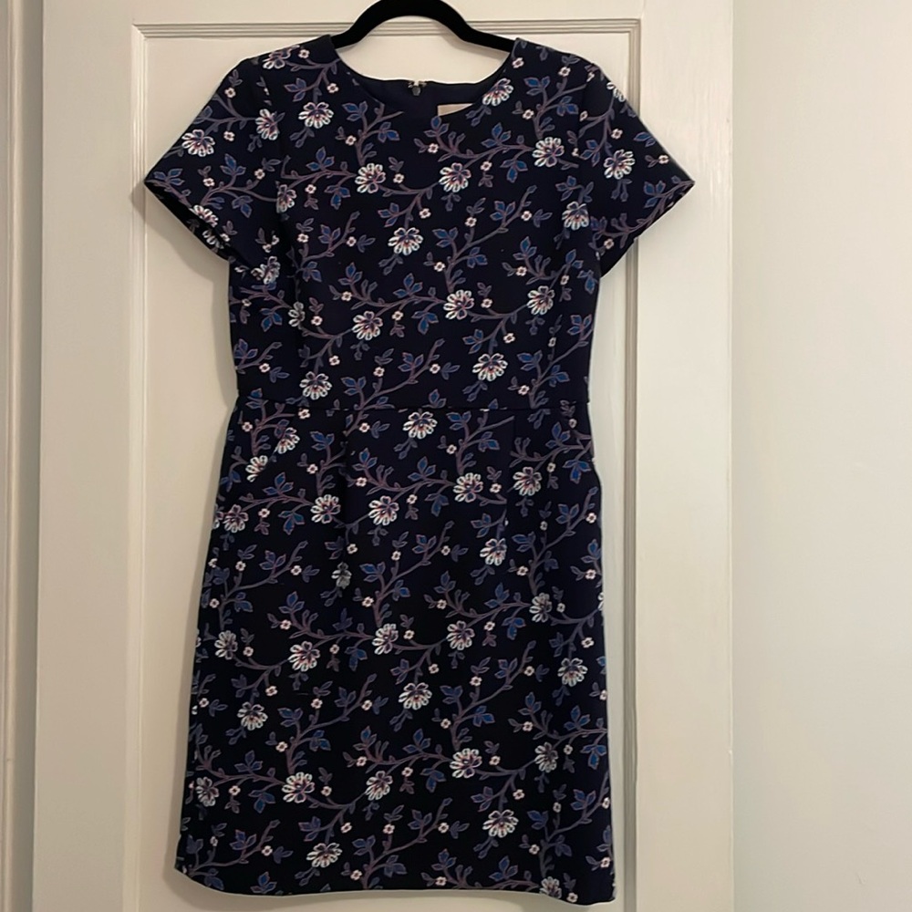 Flattering LOFT dress
